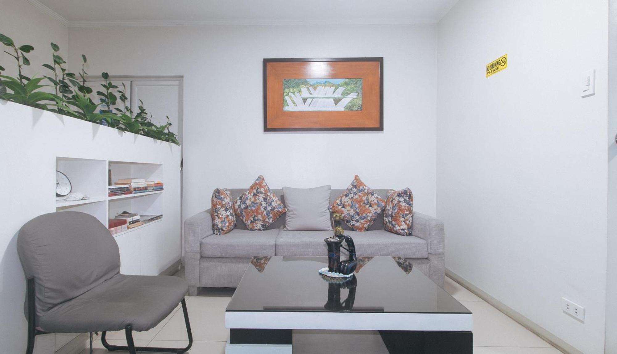 Urbanview At Evangelista Street Makati Makati City Esterno foto