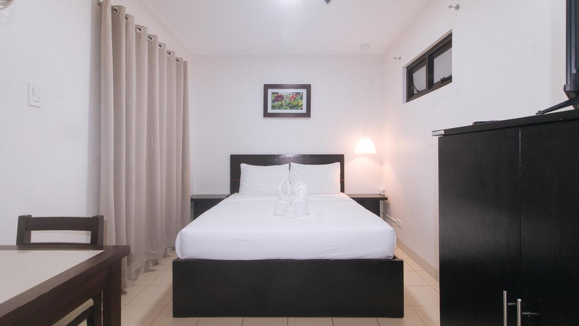 Urbanview At Evangelista Street Makati Makati City Esterno foto