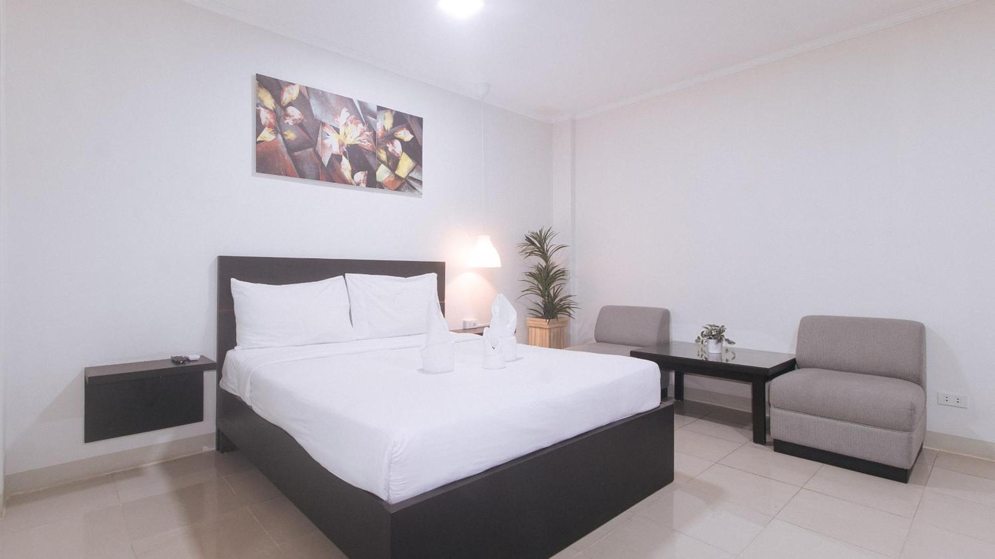 Urbanview At Evangelista Street Makati Makati City Esterno foto